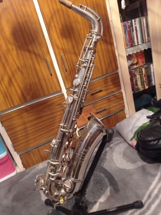 Saxofon alto.ADOLPHE SAX.