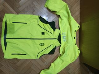 Cortavientos amarillo UME
Desmontable talla L