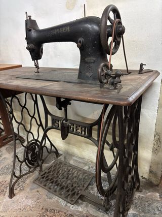Máquina de coser Singer antigua
