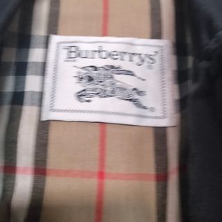 Gabardina Burberry Corta. Negra Clásica