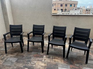 4 Sillas de Terraza Negras