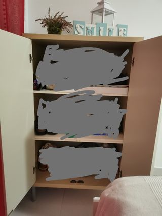 Armario mediano de madera y metal