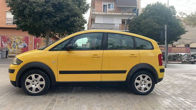 Audi A2 1.4 TDI 75 cv  2005 1 año garantia
