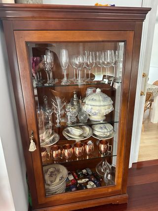 Vitrina madera y cristal
