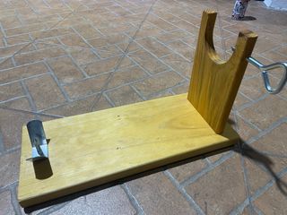 Jamonero de madera y metal sin uso