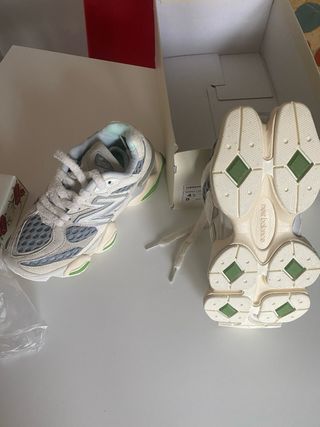 New Balance 9060 Beige Talla 38.5