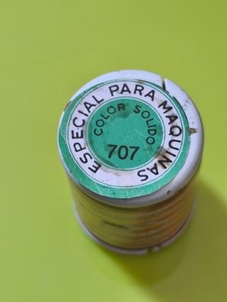 Hilo para máquina de coser Color Sólido 707