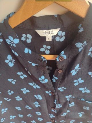 Vestido mbyM floral azul talla S