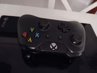  Consola Xbox One + 2 Mandos
