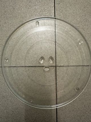 Bandeja de cristal para microondas con las ruedas 