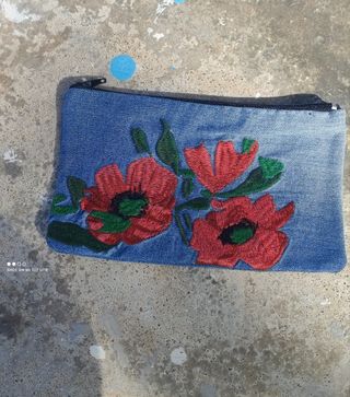 Neceser vaquero bordado con flores