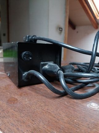autotrasformatore corrente 0,8a in/out 220/110 vac