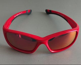 Gafas de sol infantiles rojas