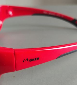 Gafas de sol infantiles rojas