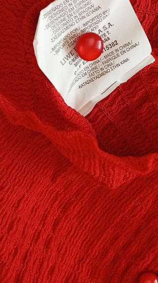 Blusa INSIDE roja con botones