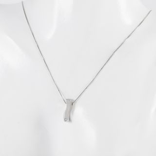 Cadena con colgante en oro blanco 18k con diamante