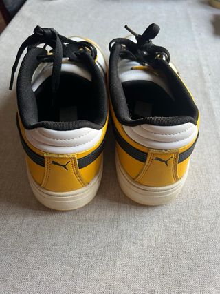 Zapatillas Puma Blancas y Amarillas