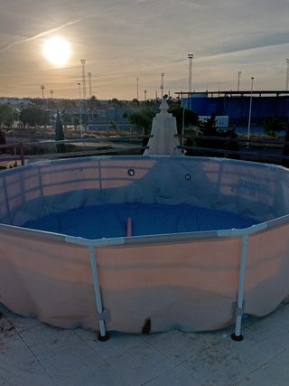 Piscina grande de plástico