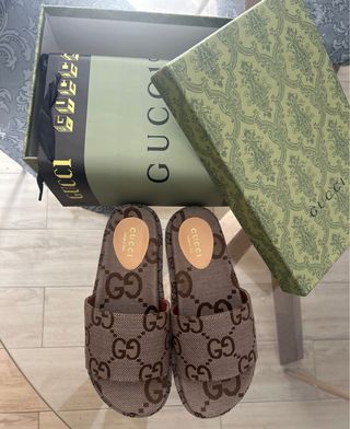 Chanclas Gucci GG Beige y Marrón