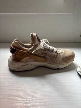 Zapatillas Nike Huarache Talla 43 Beige/Marrón