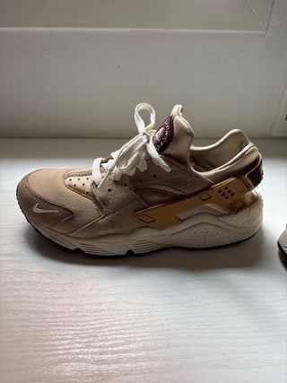 Zapatillas Nike Huarache Talla 43 Beige/Marrón