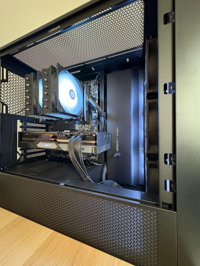 PC 7600X, RX7800 XT, 2TB, 32GB+Perifericos