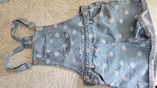 Peto corto vaquero con flores Talla 12 (143-155cm)