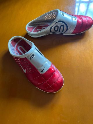 zuecos nike total 90