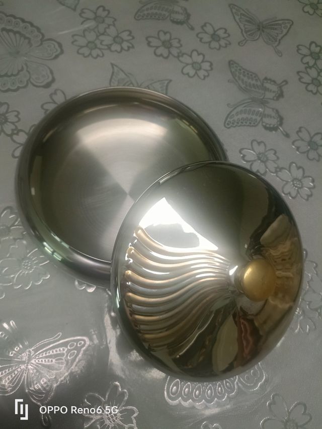 Biscottiera in metallo dorato e argento