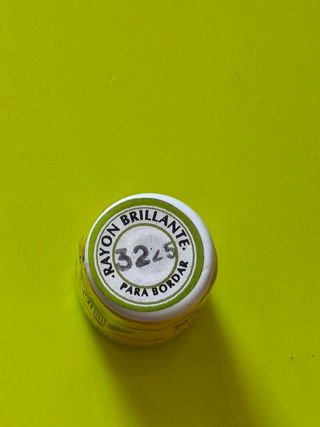 Hilo Rayón Dorado Montaje Moscas