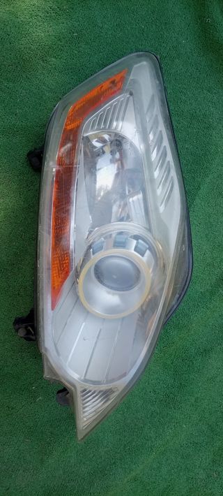 Faro Ford Kuga Titanium derecho 