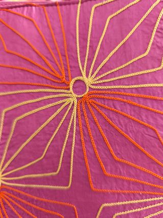 Bolso y foulard a juego morado y dorado