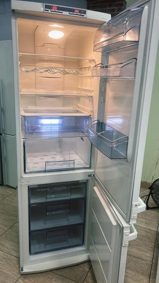 Nevera Combi AEG No Frost A++ con garantia 