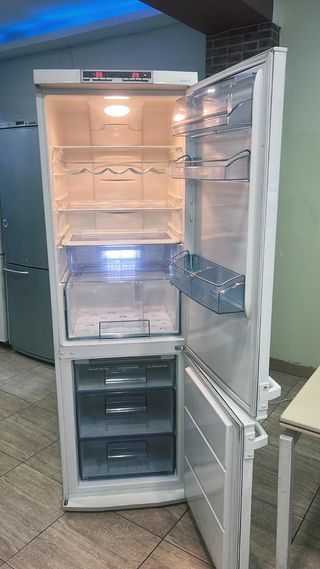 Nevera Combi AEG No Frost A++ con garantia