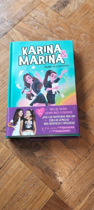 Karina y Marina rivales en el instituto