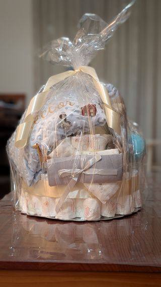 TARTA DE PAÑALES CON ACCESORIOS