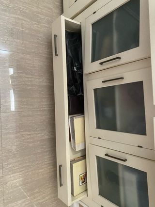 Cómoda aparador de madera blanca