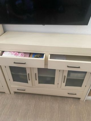 Cómoda aparador de madera blanca