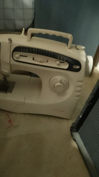 Máquina de coser Singer,falta pedal