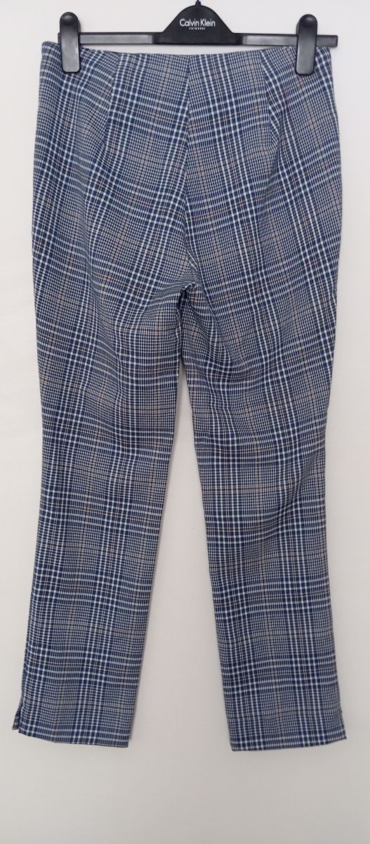 Pantalón de cuadros azul. Talla 40.