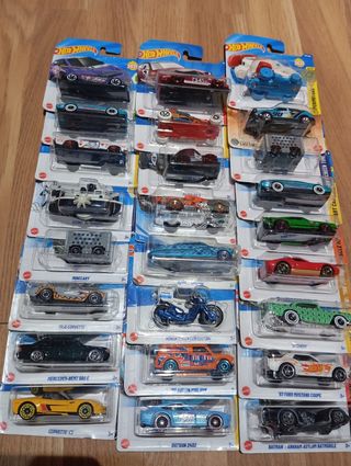 Lote 25 coches Hot Wheels sin abrir