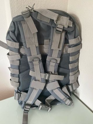 Mochila Táctica Gris con Bandera Americana