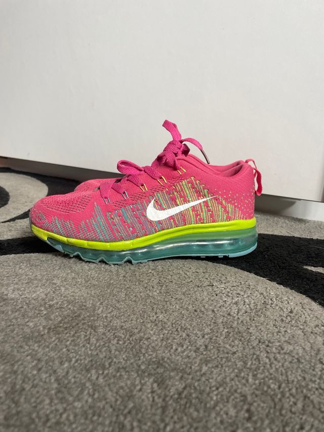 Tenis Nike para mujer color rosa