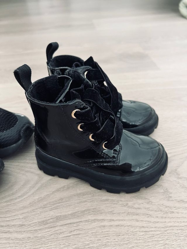Zapatillas Nike y Botas Niños Talla 21-22