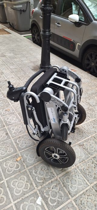 Silla de ruedas eléctrica plegable para 150kg