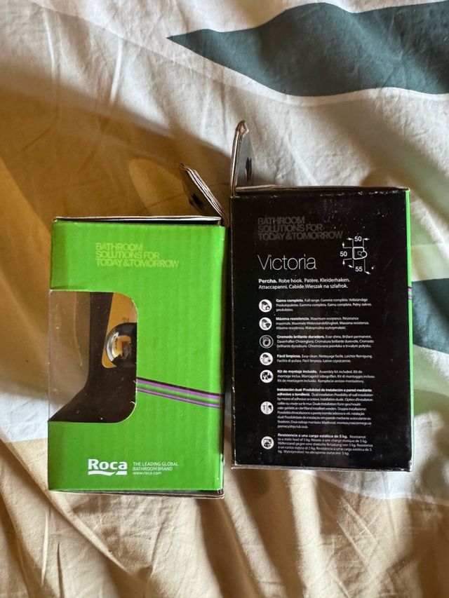 2 Percheros Victoria Roca Dorados y Plateados