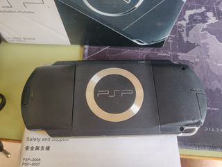 PSP 1000 + Kidou Senshi Gundam: Gundam vs. Gundam