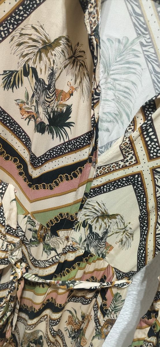 Vestido camisero largo Stradivarius estampado anim