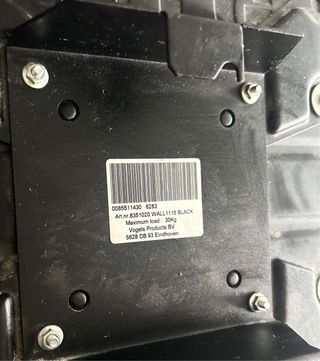 Televisor LG 32 con soporte para colgar