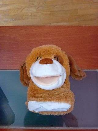 Marioneta de peluche de perro